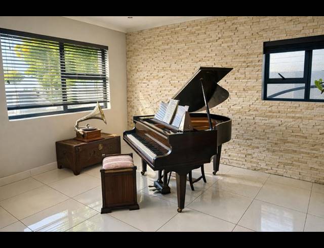 4 BEDROOM PROPERTY TO RENT IN FLAMINGO VLEI